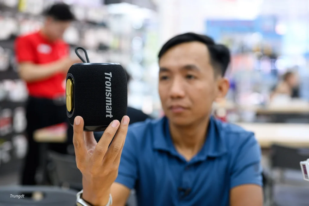 Trải nghiệm thực tế loa Tronsmart tại cửa hàng