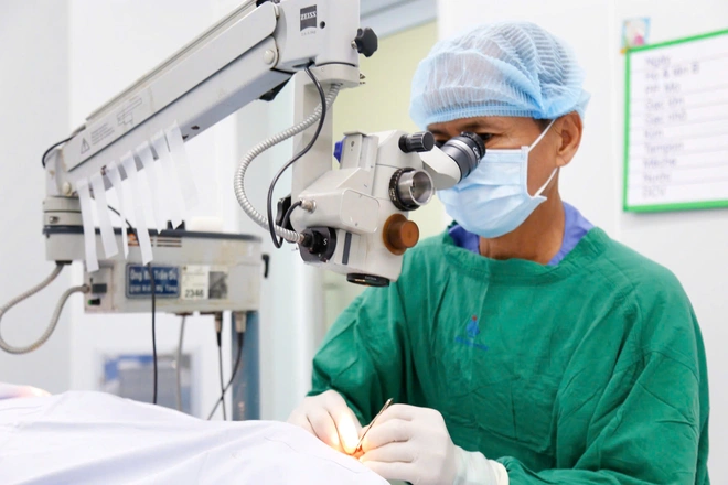 mổ mắt miễn phí